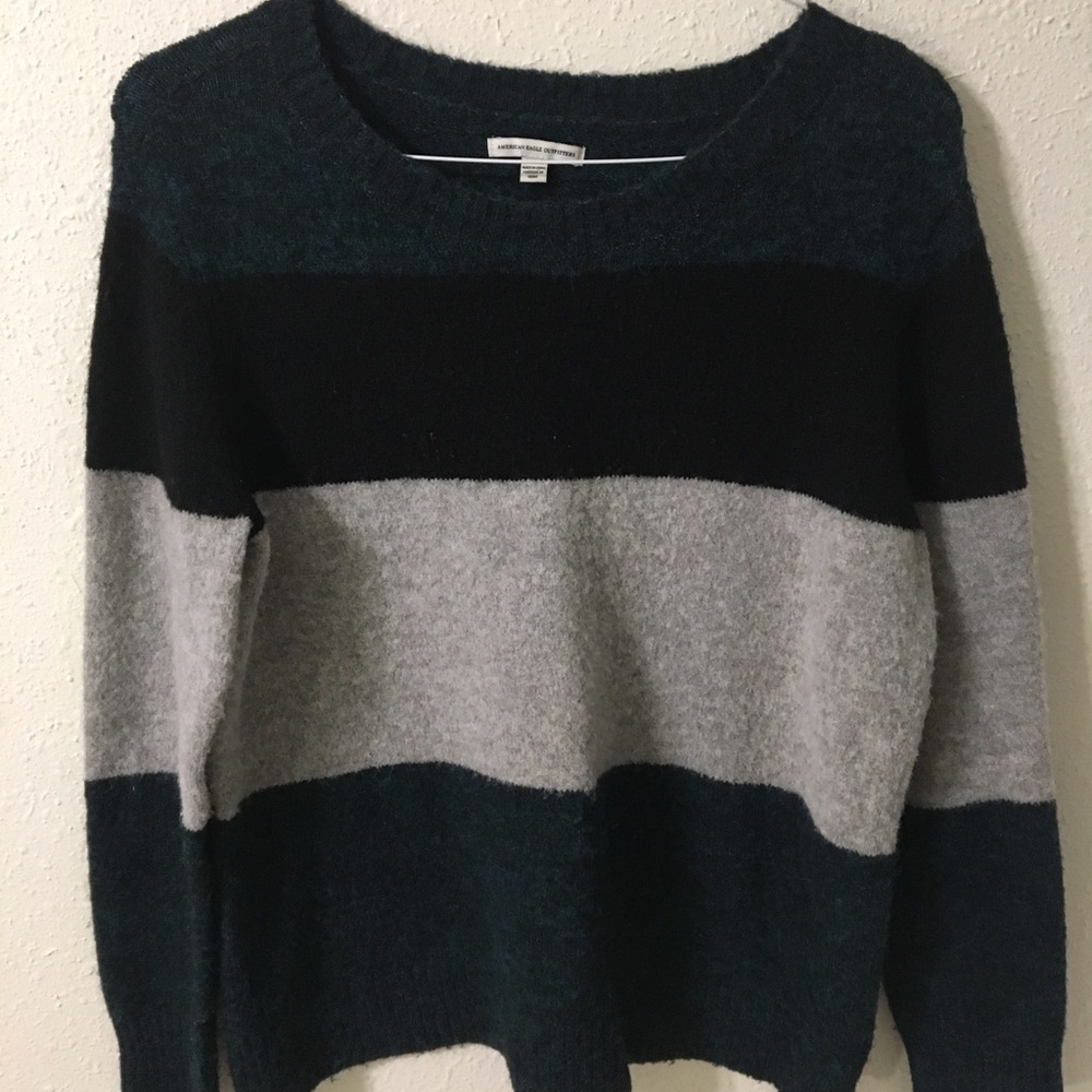 American Eagle Striped Sweater LIKE NEW!!